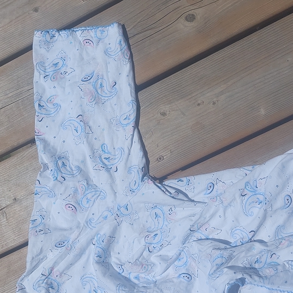 Robe‎ - Picture 3 of 6